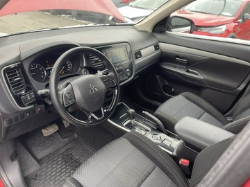 Mitsubishi Outlander III 2018 Mitsubishi Outlander 4x4 Klimatronik Kamera 7 os., zdjęcie 6