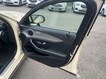 Mercedes Klasa E W213 2019 Mercedes E 220 Automat Bogate wyposażenie 2019, zdjęcie 12