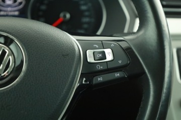 Volkswagen Passat B8 Variant 2.0 TDI 150KM 2015 VW Passat 2.0 TDI, Navi, Klima, Klimatronic, zdjęcie 17