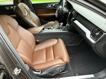 Volvo V60 II  Kombi 2.0 T4 190KM 2020 Volvo V60 2.0 T4 190 KM Automat Kamera Hak FV23%, zdjęcie 14