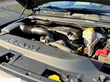 Dodge Ram V 2019 Dodge RAM 5.7 Benzyna 390KM 4x4 2019r Homologacja ciężarowa, zdjęcie 13