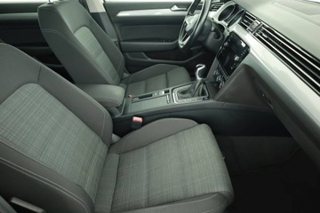 Volkswagen Passat B8 Variant 2.0 TDI BlueMotion SCR 150KM 2019 VW Passat 2.0 TDI, Salon Polska, 1. Właściciel, zdjęcie 6