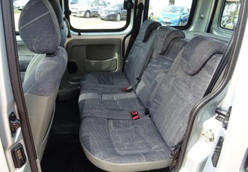 Renault Kangoo I Minivan Facelifting 2003 1.2 i 16V 75KM 2004 Renault Kangoo 1.2ben,klima el.szyby,zarejestrowany 1.1 Benzyna 75KM, zdjęcie 8