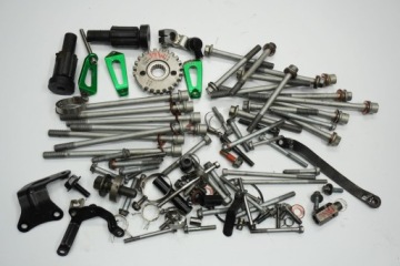 KAWASAKI Z1000 14-19 КОМПЛЕКТ БОЛТОВ КРЕПЛЕНИЯ ДВИГАТЕЛЯ