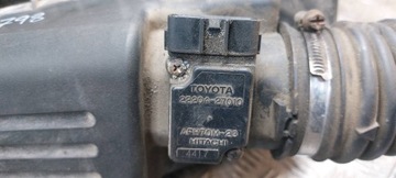 POUZDRO FILTRU VZDUCHU + VÁHA VZDUCHU COROLLA VERSO II 2.0 D4D 116KM