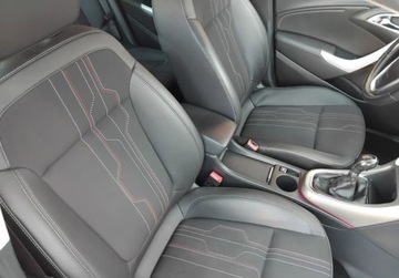 Opel Astra J Sports Tourer 1.7 CDTI ECOTEC 110KM 2012 Opel Astra 1,7 Cdti Alufelgi Klima El szyby Po oplatach z Niemiec, zdjęcie 6