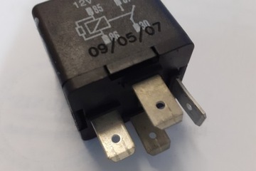 RELÉ AUDI A6 (4F2, C6) 8K0951253 2.7L DIESEL 132KW 2007