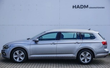 Volkswagen Passat B8 Variant Facelifting 2.0 TDI SCR 150KM 2023 Volkswagen Passat 2.0TDI 150KM DSG Elegance Grzana szyba Virtual cockpit E, zdjęcie 3