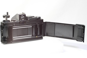 Пленочная камера Olympus OM-2N 35 мм + объектив OM-System MC Auto-Macro 50 мм F/3,5 MF