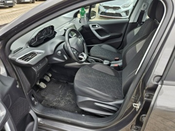 Peugeot 2008 I SUV Facelifting 1.2 PureTech 110KM 2018 Peugeot 2008 1,2benzyna 110KM salon polska navi, zdjęcie 4