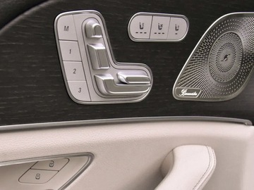 Mercedes GLE V167 SUV Facelifting 2.0 300d 269KM 2025 MERCEDES-BENZ GLE 300 d 4-Matic AMG Line 2.0 (269KM) 2025, zdjęcie 12