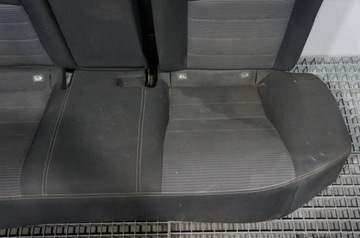 POHOVKA PODHLAVNÍK ZADNÍ TOYOTA AVENSIS III T27 FACELIFT SEDAN