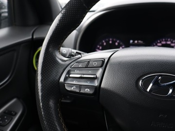 Hyundai Kona I Crossover 1.6 T-GDI 177KM 2017 Hyundai Kona 1.6 T-GDI, Salon Polska, zdjęcie 15