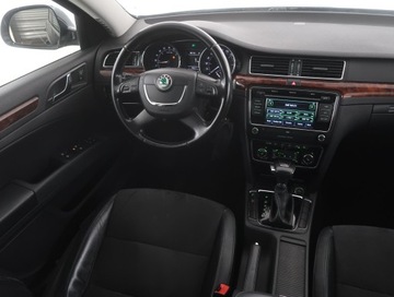 Skoda Superb II Kombi 2.0 TDI CR DPF 140KM 2012 Skoda Superb 2.0 TDI, DSG, Navi, Xenon, Klima, zdjęcie 6