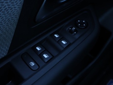 Citroen C4 III SUV 1.2 PureTech 130KM 2022 Citroen C4 1.2 PureTech, Salon Polska, Serwis ASO, zdjęcie 18