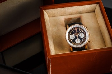 BREITLING NAVITIMER R23322 COSC 18K GOLD LIMITED XXX|500 42MM/BOX