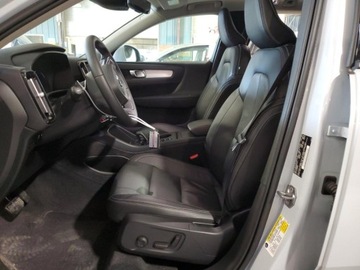 Volvo XC40 2022 Volvo XC 40 T5 Momentum 2022 2.0l 2.0 Benzyna 240KM, zdjęcie 7