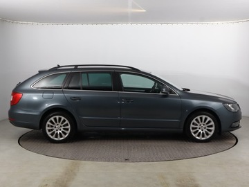 Skoda Superb II Outdoor 2.0 TDI CR DPF 170KM 2014 Skoda Superb 2.0 TDI, 167 KM, Navi, Klima, zdjęcie 5