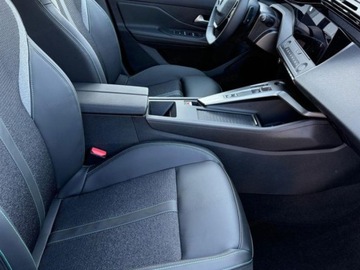 Peugeot 408 2025 Od ręki - 408 Allure e-DCS 1.2 mHEV 145KM / Pakiet Bezpieczeństwo, Zimowy, zdjęcie 5