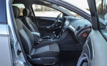 Ford Mondeo IV Kombi 2.0 Duratorq TDCi DPF 140KM 2011 Ford Mondeo SW 2,0TDCI Lift Salon PL Bezwypadkowy 2.0 Diesel 140KM, zdjęcie 10