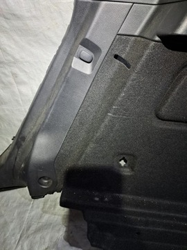 Tapicerka bagażnika INFINITI QX30 17r