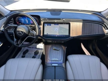 Mercedes Klasa E W214 2025 Mercedes-Benz Klasa E 350 2025 2.0l 2.0 Benzyna 255KM, zdjęcie 6