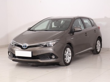 Toyota Auris II Hatchback 5d Facelifting 1.8 Hybrid 136KM 2017 Toyota Auris Hybrid, Salon Polska, Serwis ASO, zdjęcie 1