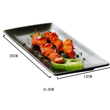 керамическое блюдо с прямоугольной тарелкой, на