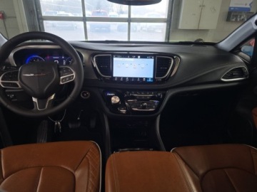 Chrysler Pacifica II 2025 Chrysler Pacifica Puinnacle 2025 3.6 Benzyna 287KM, zdjęcie 9