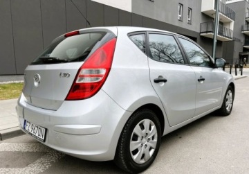 Hyundai i30 I Hatchback 1.4 109KM 2008 Hyundai i30 klima Isofix Warszawa 1.4 Benzyna 109KM, zdjęcie 3