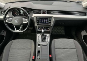 Volkswagen Passat B8 Limousine Facelifting 1.5 TSI EVO 150KM 2021 Volkswagen Passat Essence Pakiety, Tempomat, Reflektory LED, Bezwypadkowy, zdjęcie 3