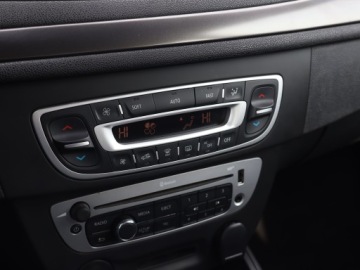 Renault Megane III Hatchback Facelifting 2013 Energy TCe 115KM 2015 Renault Megane 1.2 TCe, Salon Polska, Klima, zdjęcie 17