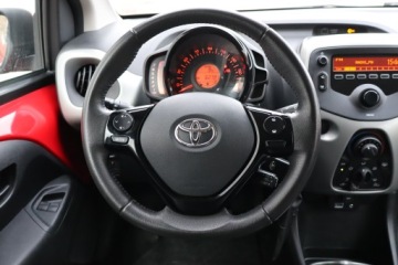 Toyota Aygo II Hatchback 5d 1.0 VVT-i 69KM 2014 Toyota Aygo 1.0 VVT-i, Salon Polska, Klima, zdjęcie 16