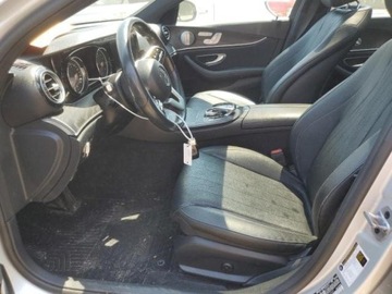 Mercedes Klasa E W213 2019 Mercedes-Benz Klasa E 2019 Mercedes-Benz E-Class E 300 4MATIC Sedan 2.0, zdjęcie 6