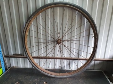 ПЕРЕДНЕЕ КОЛЕСО СТАРОГО ВИНТАЖНОГО ВЕЛОСИПЕДА 28 ДЮЙМОВ