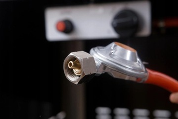 Нагревательная лампа-пирамида, газовый зонт для баллона