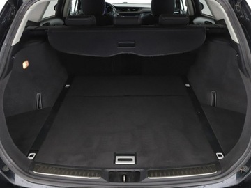 Toyota Avensis III Wagon Facelifting 2015 2.0 D-4D 143KM 2015 Toyota Avensis navi klima auto LED grzane fotele, zdjęcie 19