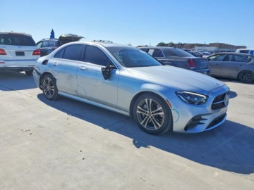 Mercedes Klasa E W213 2021 Mercedes-Benz Klasa E 350 2021 2.0 Benzyna 255KM, zdjęcie 4