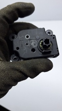 MOTOREK RADIÁTORU OPEL SIGNUM I 09180200