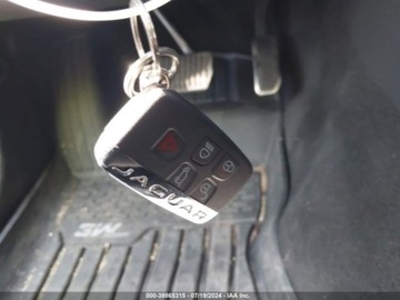 Jaguar F-Pace 2019 Jaguar F-Pace 2019 Jaguar F-PACE 25t Premium AWD 2.0 Benzyna 247KM, zdjęcie 9