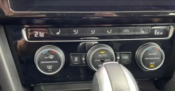 Volkswagen Passat B8 2020 Volkswagen Passat DSG PlugIn LED Webasto Bezwypadkowy Piekny kolor Faktu, zdjęcie 11