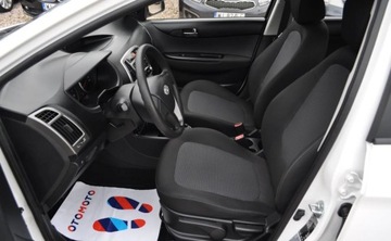 Hyundai i20 I Hatchback 5d Facelifting 1.2 DOHC 85KM 2014 Hyundai i20 LIFT Benzyna 1.2 Klimatyzacja 1.2 Benzyna 85KM, zdjęcie 11
