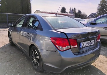 Chevrolet Cruze Sedan 1.8 16V DOHC 141KM 2013 Chevrolet Cruze 2013r, 1.8 Benzyna LPG. Lekko uszkodzony prawy tyl. Jezdz, zdjęcie 2