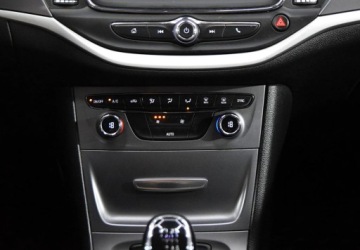 Opel Astra K Hatchback 5d 1.4 Turbo 125KM 2017 Opel Astra Polski salon _ 1.4 benzyna 125 KM _ 1.4 Benzyna 125KM, zdjęcie 24