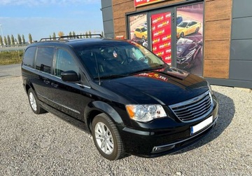 Chrysler Town &amp; Country V 2016 Chrysler Town Country 3,6 BENZ 283 KM 7 Osobowy BDB STAN 2016r Warszawa, zdjęcie 1