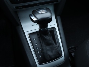 Skoda Octavia II Kombi Facelifting 2.0 TDI CR DPF 140KM 2013 Skoda Octavia 2.0 TDI, 4X4, DSG, Navi, Xenon, zdjęcie 16