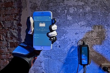 Prostownik z odsiarczaniem Victron BLUE 12V 15A