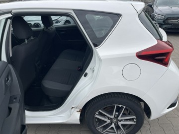Toyota Auris II Hatchback 5d Facelifting 1.8 Hybrid 136KM 2017 Toyota Auris Hybryda Klimatronik Podgrz. Kamera, zdjęcie 4