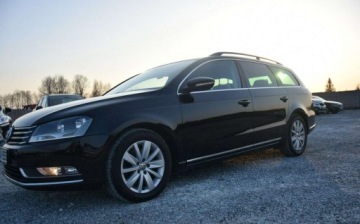 Volkswagen Passat B7 Variant 2.0 TDI CR DPF BlueMotion 140KM 2014 Volkswagen Passat 2.0TDI 4x4 Navi 2 KPL KOL Oryginal lakier Grzane FoteleS, zdjęcie 12