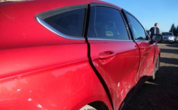 Ford Fusion 2020 Ford Fusion 2020r, 1.5 Benzyna. Uszkodzone prawy bok. Jezdzi. 1.5 Benzyna, zdjęcie 9